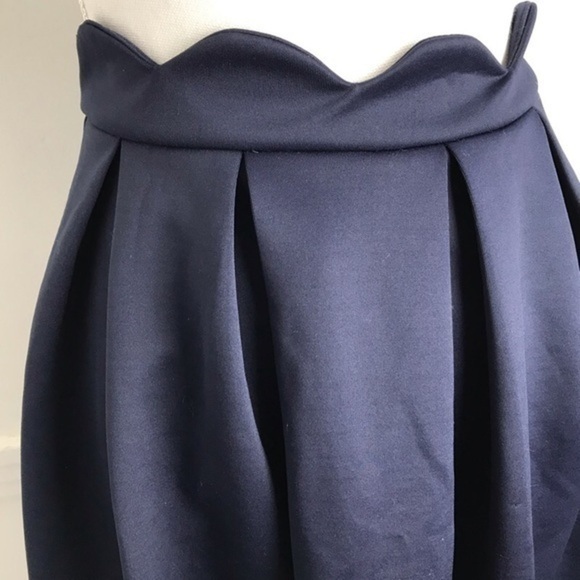 Alya • Navy Blue Tulip Scallop Waist Skirt - Picture 2 of 3